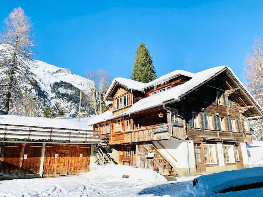 Cozy Apartment In Vintage House In Kandersteg Esterno foto